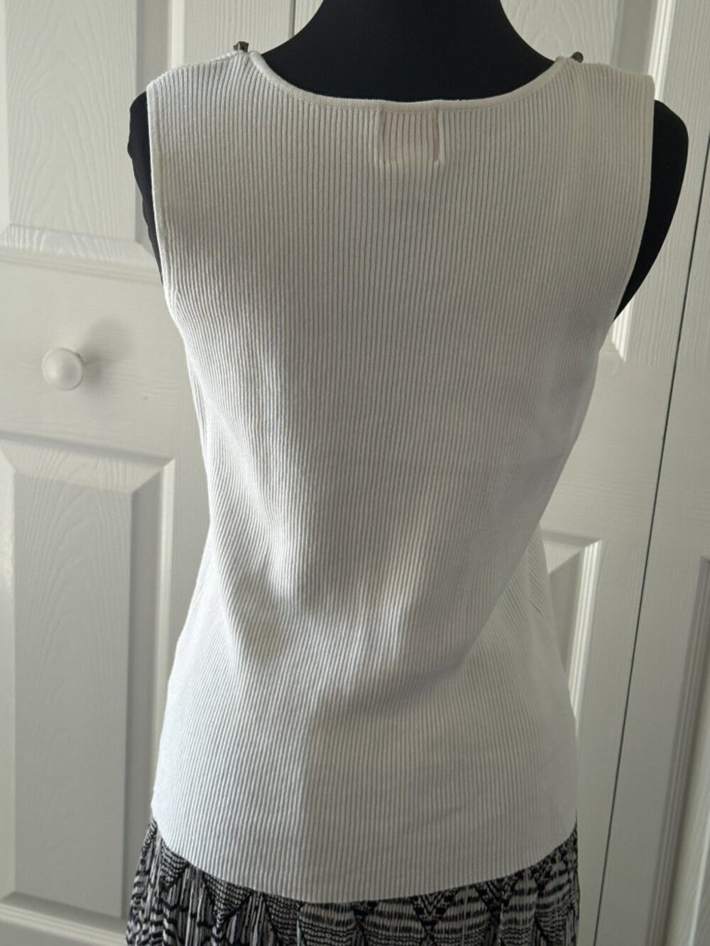 Ruby Red knit top cream with brown and gold trim  size L - Picture 6 of 9